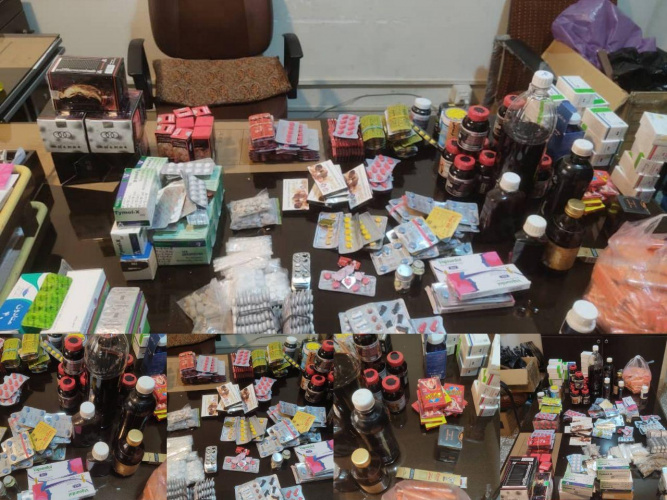 انهدام باند تهیه و توزیع داروهای گیاهی و تقلبی در اراک