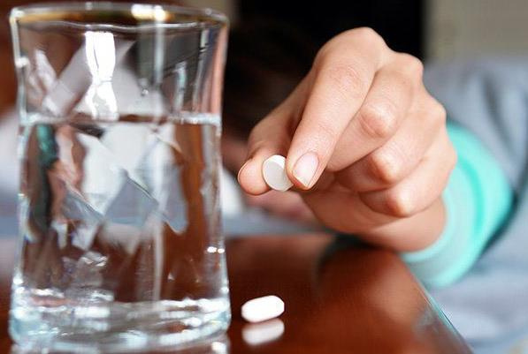 چرا نباید خودسرانه قرص خواب مصرف کنید؟