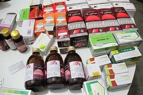 کشف ۱۲۰ قلم داروی مخدر و غیر مجاز و ۱۳۰ سی سی شربت مخدر از چهار عطاری در شازند