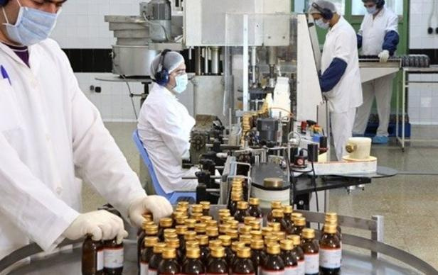 مشکلات صنعت دارو با مشکلات صنعت دارو به زودی رفع می شود/لحاظ منافع صنعت و مردم در سیاست های دارویی