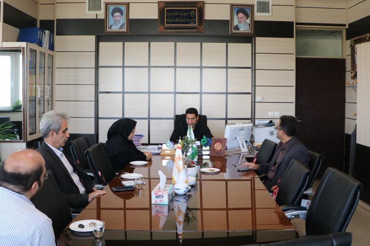 دیدار معاون علوم پزشکی دانشگاه آزاد اسلامی و رئیس دانشگاه آزاد اسلامی ساوه با معاون غذا و دارو