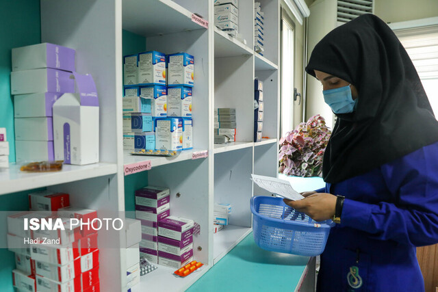 دستگاه قضا با گران فروشی و آزادفروشی دارو برخورد کند