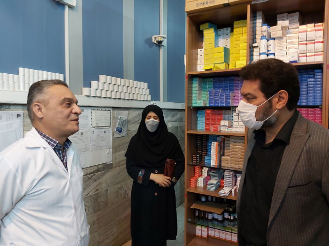 بازدید سرزده معاون غذا و دارو و مدیر اداره دارو از داروخانه های شبانه روزی اراک