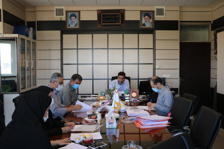 ۲۰ پرونده در پنجمین کمیسیون فنی_تخصصی صدور پروانه های بهداشتی و واحد های تولیدی غذایی و بهداشتی بررسی شد