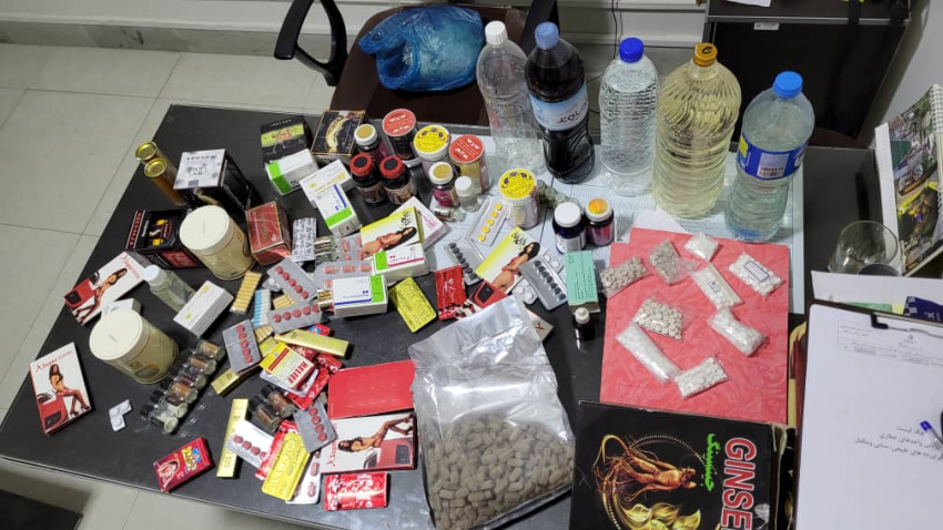 کشف ۳۷۰۰ سی سی شربت های مخدر و ۲۷۰۰ قلم داروی مخدر از یک عطاری در اراک