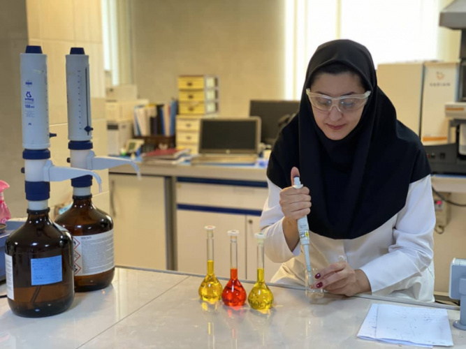 تبریک معاون غذا و دارو در پی ارتقای علمی  مقطع دکترای شیمی تجزیه دکتر عاطفه نوابی کارشناس آزمایشگاه کنترل مواد غذایی