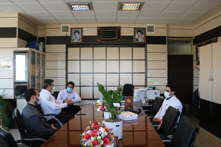 دیدار سرپرست مرکز اورژانس پیش بیمارستانی استان مرکزی با معاون غذا و دارو به مناسبت روز داروساز