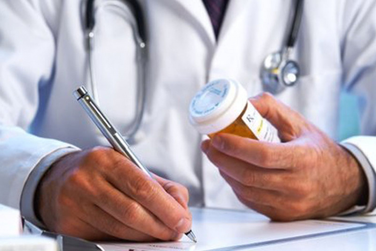 تجویز منطقی دارو باید بر اساس نیاز بیمار و دوره درمان باشد