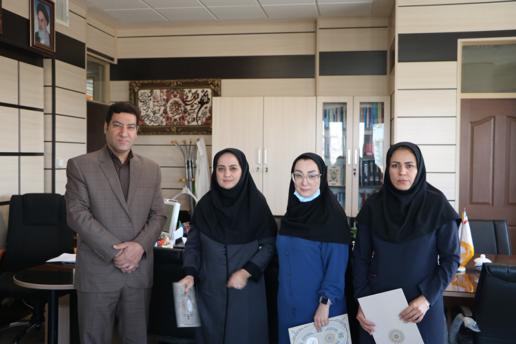 تقدیر از رئیس و کارشناسان حوزه آرایشی و بهداشتی معاونت غذا و دارو