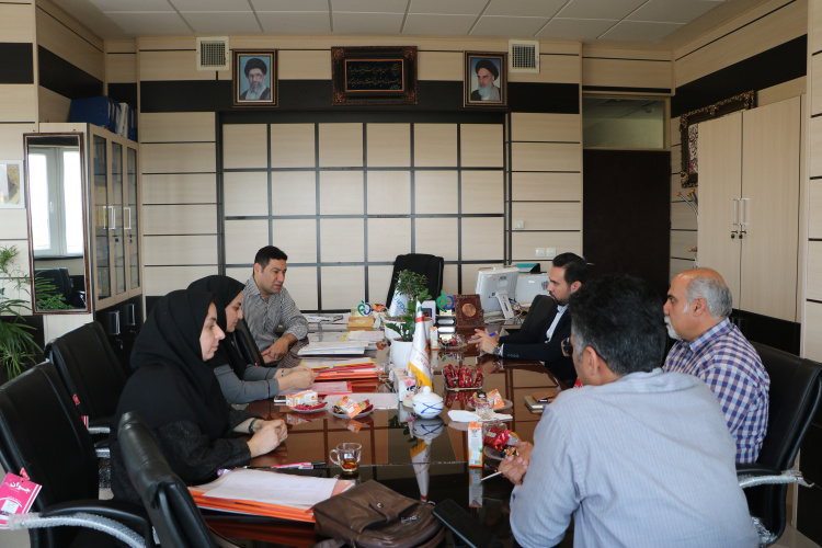 برگزاری بیست و یکمین کمیسیون صدور پروانه های بهداشتی و واحد های تولیدی غذایی و بهداشتی/ تجلیل از اعضاء کمیسیون به مناسبت روز جهانی غذا