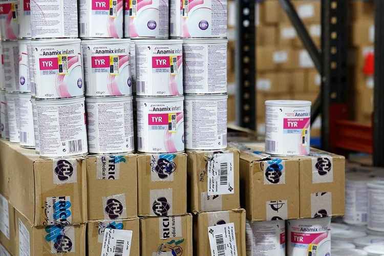 توزیع بیش ۱۵ تن شیرخشک نان و ۳۰۰۰ عدد انواع شیرخشک‌های رژیمی، متابولیک و غذاهای ویژه در استان مرکزی