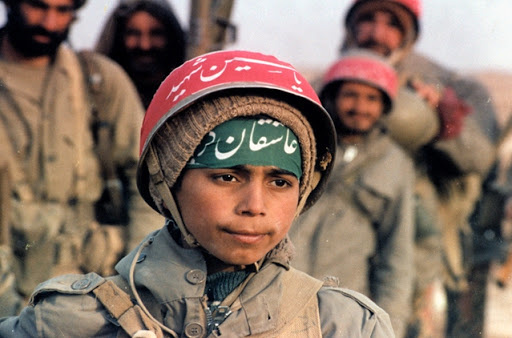 تفکر بسیجی در کشور منجر به عقب نشینی و اضمحلال نظام سلطه شد