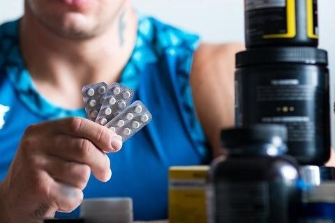 استفاده از مکمل های بدنسازی یکی از عوامل ناباروری در بین خانم ها و آقایان