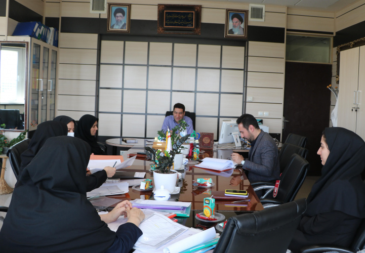 بررسی ۱۴ پرونده در سومین کمیسیون فنی_تخصصی صدور پروانه های بهداشتی و واحد های تولیدی غذایی و بهداشتی