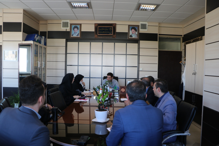 ضرورت مشارکت شرکت‌های دارویی مسقر در استان در رفع نیاز جامعه