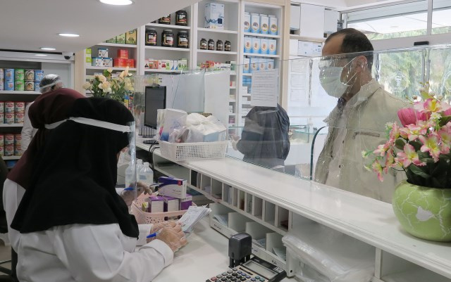 لزوم پیگیری تامین داروهای تنفسی و قطره های چشمی باوقوع تشدید آلودگی هوا توسط شرکت های پخش دارو