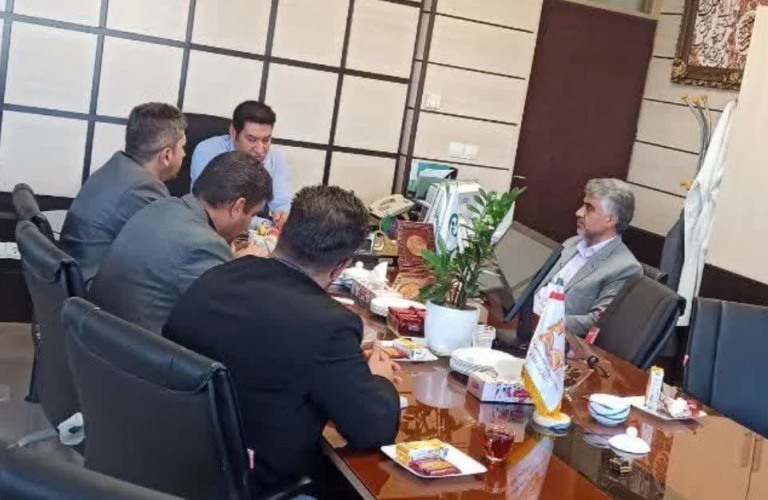 چالشها و تهدیدهای موجود معاونت غذا و دارو بررسی شد