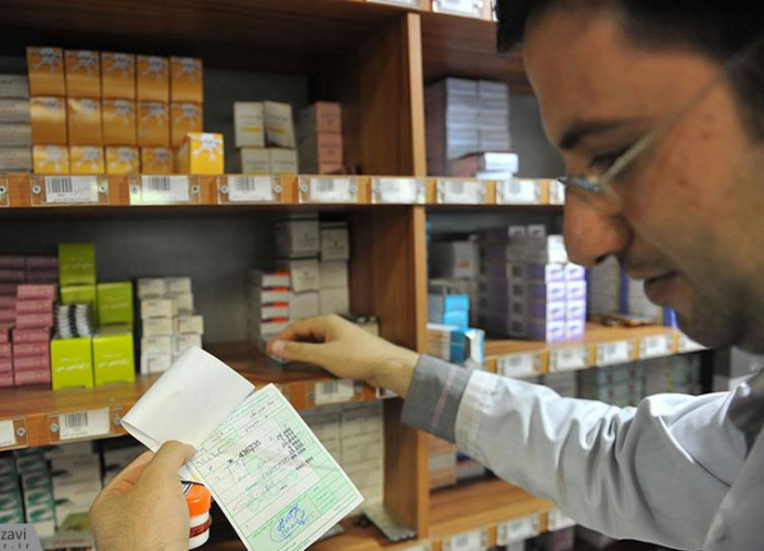 دانشگاه علوم پزشکی اراک بر فعالیت ۱۴۷ داروخانه نظارت دارد