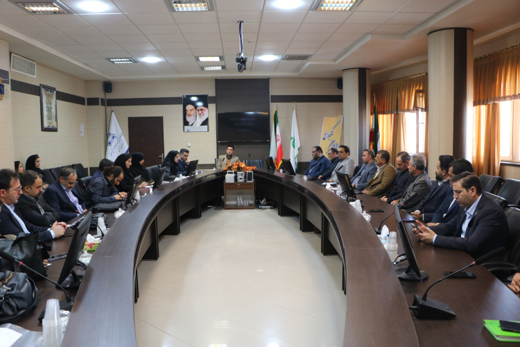 بررسی چالش‌های تامین و پخش دارو و شیر خشک، در جلسه ستاد توزیع داروی استان مرکزی