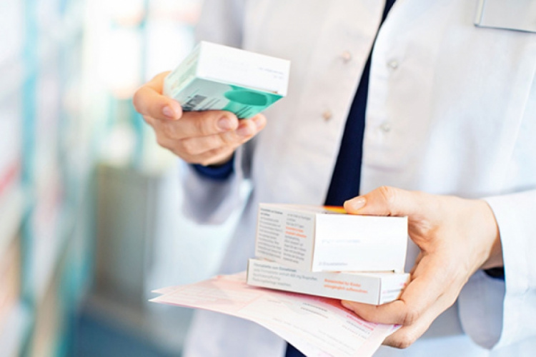 عرضه و خرید هر گونه دارو خارج از شبکه رسمی توزیع ممنوع است