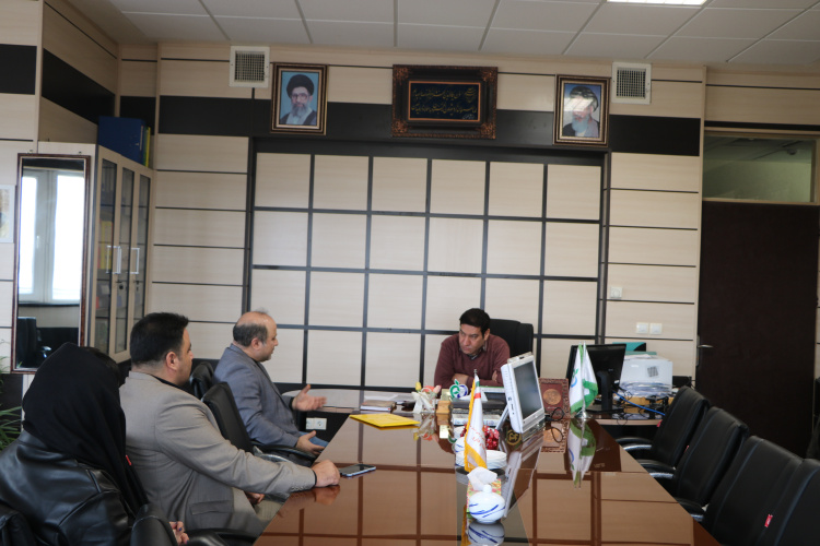 بررسی استقرار صنایع آرایشی و بهداشتی و تمهیدات در جهت سالم سازی و متناسب با شرایط جغرافیایی در استان