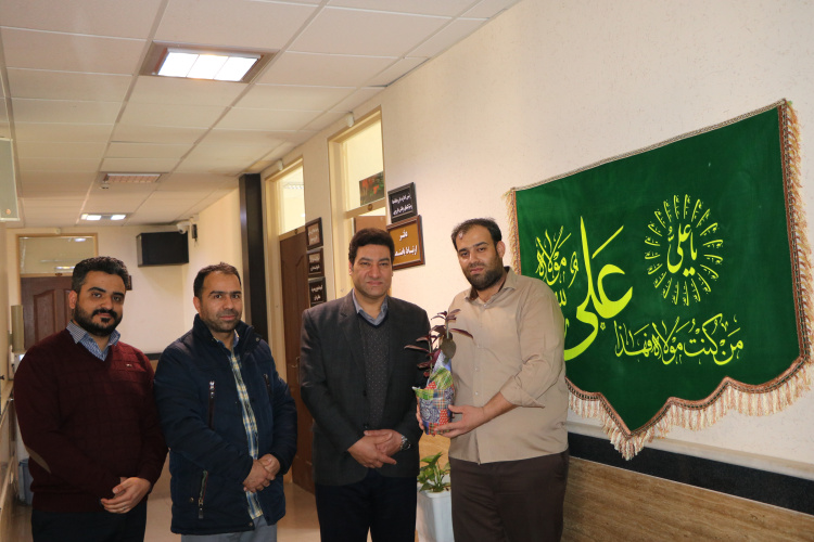 به مناسبت میلاد حضرت علی (ع) و روز مرد برگزار شد: تجلیل معاون غذا و دارو از کارکنان مرد