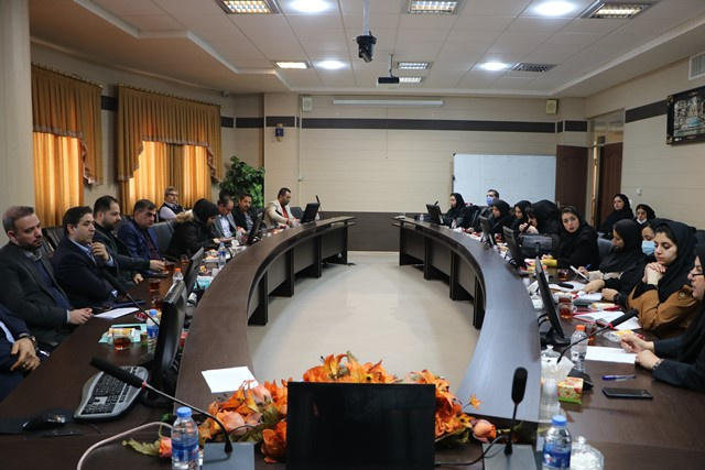 بررسی چالش‌های تامین و پخش دارو و شیر خشک، در جلسه ستاد توزیع داروی استان مرکزی