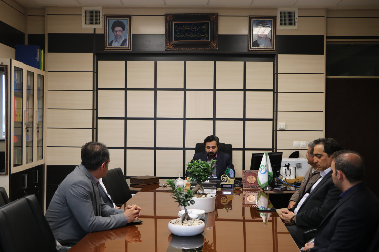 شرکت‌های پخش دارو و معاونت غذا و دارو در مسیر درست قرار دارند/ تدوین نقشه راه در افق ۱۴۰۳