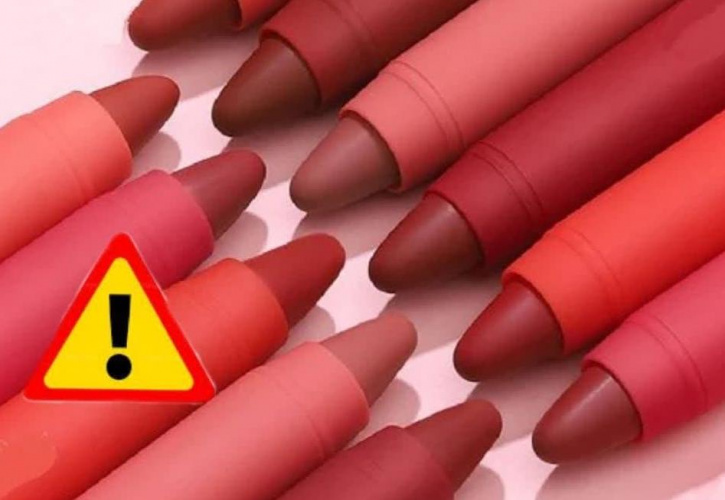 بر رژ های لب نظارت کامل داریم اما استفاده افراطی نکنید