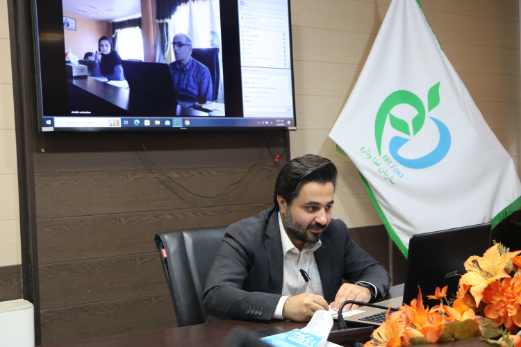 بررسی برنامه های عملیاتی و اولویت های تحقق شعار سال در حوزه ی دارویی