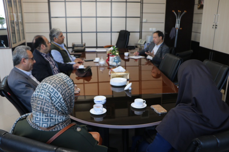 تقویت مراکز ترک اعتیاد و ارزیابی عملکرد در دیدار با سرپرست معاونت غذا و دارو