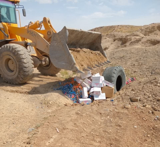 کالاهایی که تاریخ شان جعل شده بود به زیر خاک رفت/مقصد کالاهای قاچاق و غیرمجاز معدوم سازی است .