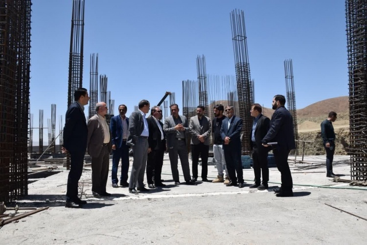 بازدید هیات رئیسه دانشگاه از بیمارستان در حال ساخت شهرستان  محلات