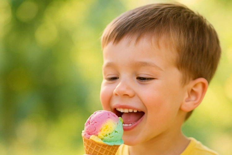 مراقب ترکیبات پنهان در بستنی های غیر مجاز باشید: از شیر غیر بهداشتی تا رنگ‌های مصنوعی ممنوعه