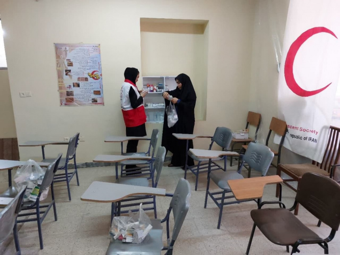 نظارت کارشناس دارویی بر حسن اجرای پویش مرهم مهر۴ جمعیت حلال احمر شهرستان کمیجان