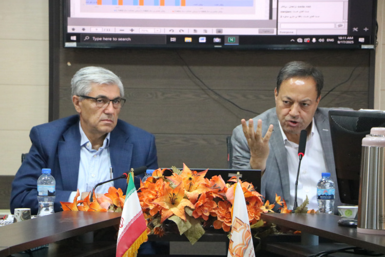 برگزاری جلسه هماهنگی و هم فکری معاونین غذا و دارو قطب شش کشوری در اراک + آلبوم