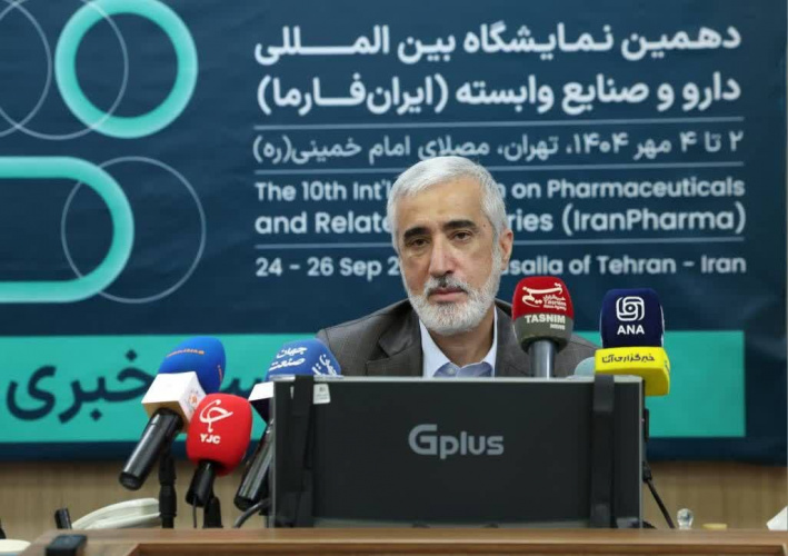 تأکید معاون وزیر بهداشت بر تقویت تولید داخلی و ذخایر دارویی در شرایط تحریم