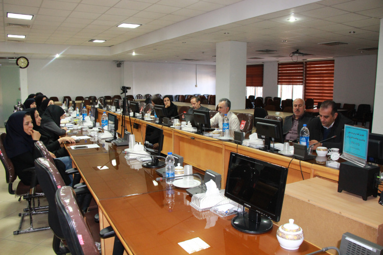 چهارمین جلسه جمع بندی سفر معاون بهداشت وزیر بهداشت به استان مرکزی ، سالن جلسات مرکز بهداشت استان، ۲۵ آذر ماه