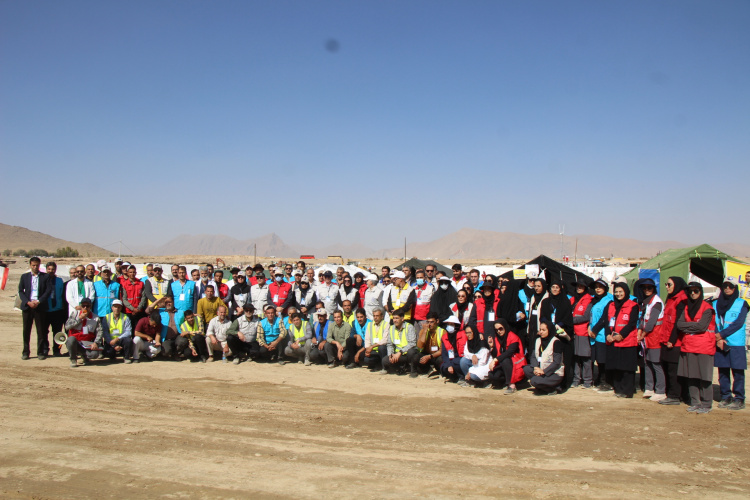 گزارش تصویری/ خدمات رسانی حوزه بهداشت دانشگاه علوم پزشکی اراک در مانور سراسری «اقتدار آفتاب» در منطقه کوکبیه شازند