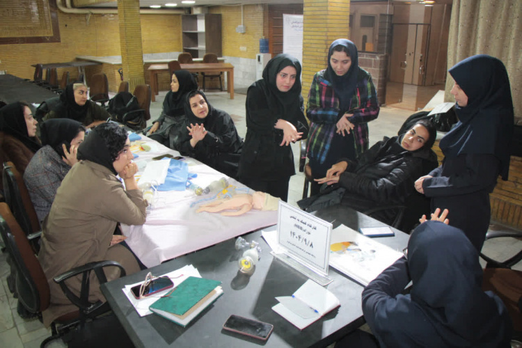 برگزاری کارگاه احیای نوزاد (HBB) برای ماماهای حوزه بهداشت