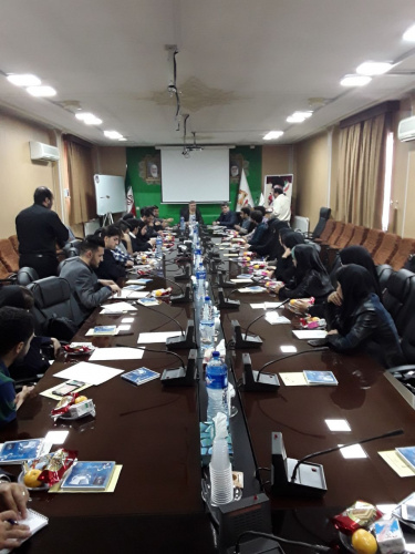 نشست صمیمانه ریاست محترم دانشگاه با اعضای شورای صنفی دانشجویان و تشکل های سیاسی و کانون ها و انجمن های علمی دانشجویی و مسئولین نشریات دانشجویی