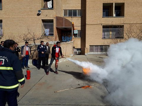 برگزاری کلاس آموزشی اطفاء حریق توسط کانون هلال احمر