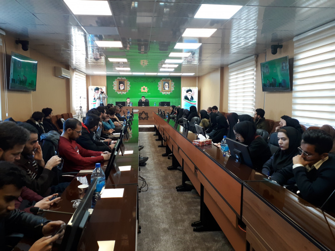 نشست صمیمانه ریاست محترم دانشگاه با دانشجویان شورای صنفی و تشکل ها و کانون های دانشجویی و نشریات دانشجویی