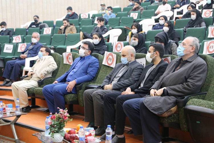 بر گزاری مراسم گرامی‌داشت روز دانشجو توسط انجمن اسلامی دانشجویان دانشگاه علوم پزشکی اراک