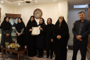 دیدار مسئولان دانشگاه علوم پزشکی اراک با فرزند شهید به مناسبت هفته پرستار