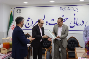 حضور رئیس دانشگاه علوم پزشکی اراک در مراسم گرامیداشت روز پزشک در بیمارستان حضرت ولیعصر(عج)