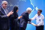 تقدیر از کارشناس اورژانس ۱۱۵ استان مرکزی در مراسم برترین‌های ستاد هماهنگی سفر کشور