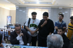حضور رئیس دانشگاه علوم پزشکی اراک در سلف دانشجویی و گفتوگو با دانشجویان درباره کیفیت غذا