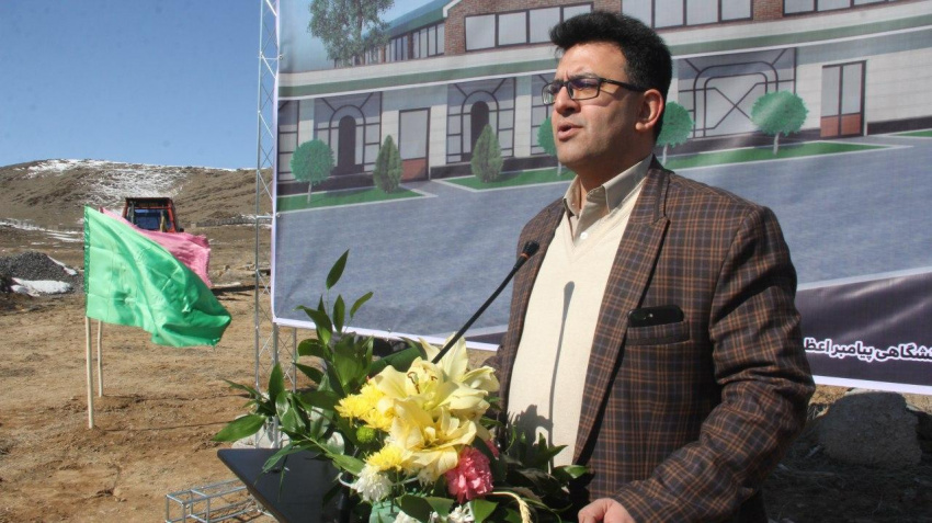 کلنگ زنی پروژه سالنهای ورزشی دانشگاه علوم پزشکی اراک همزمان با دومین روز از دهه مبارک فجر