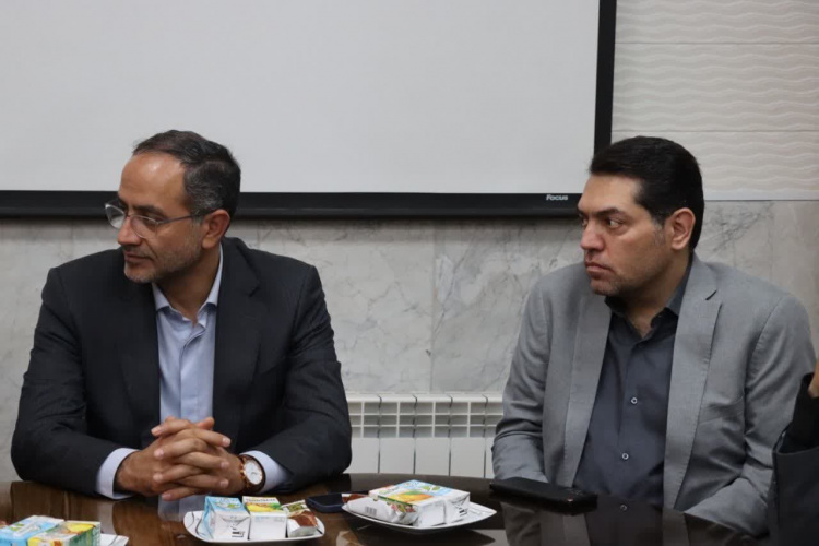 نشست مسئولین در خصوص موانع و مشکلات بهداشت و درمان محلات با حضور معاون توسعه وزارت بهداشت، درمان و آموزش پزشکی